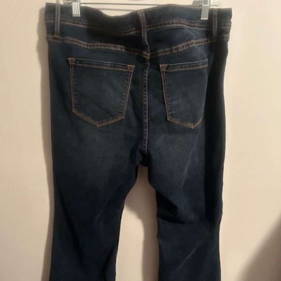Torrid Slim Boot cut 5 pocket distressed denim jeans, size 18S - Picture 3 of 5